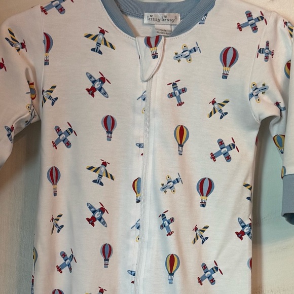 Kissy Kissy - Picture 2 of 2